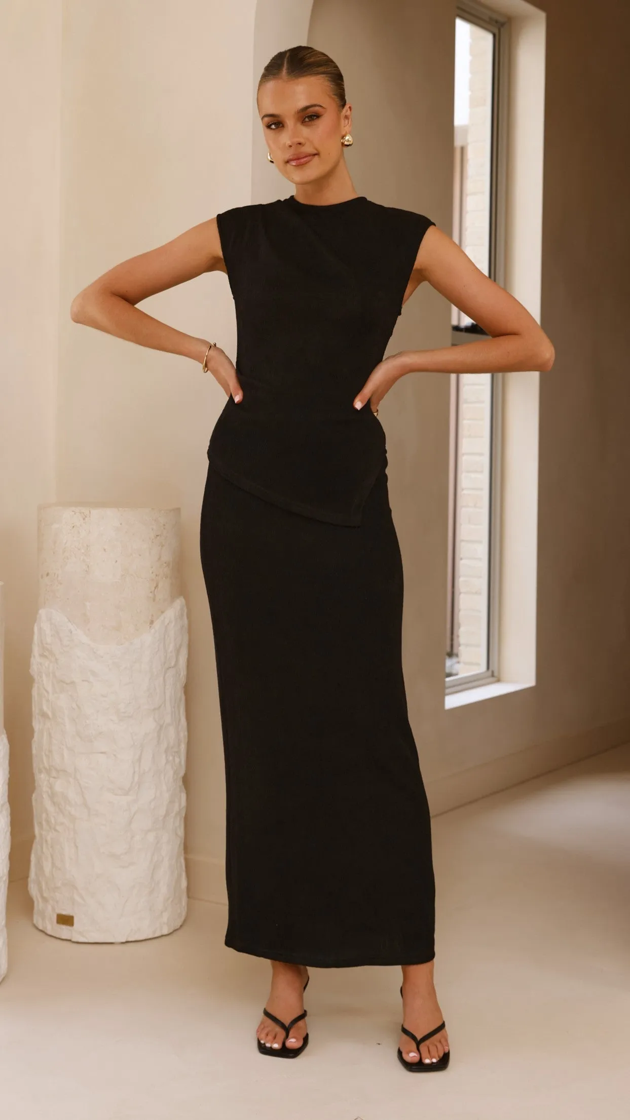 Kahili Asymmetrical Top - Black