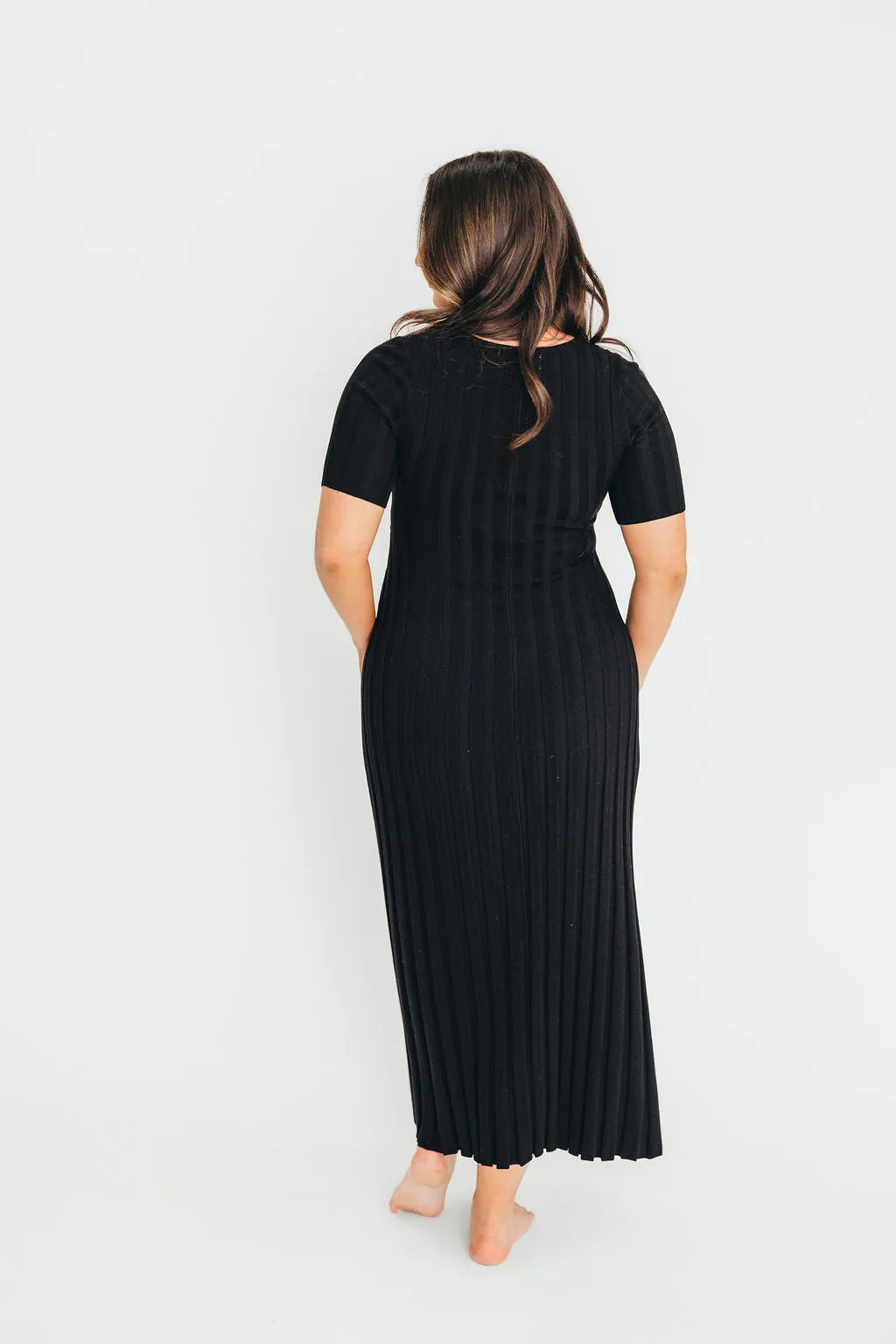 Oakley Ribbed Maxi Dress in Black - Bump Friendly