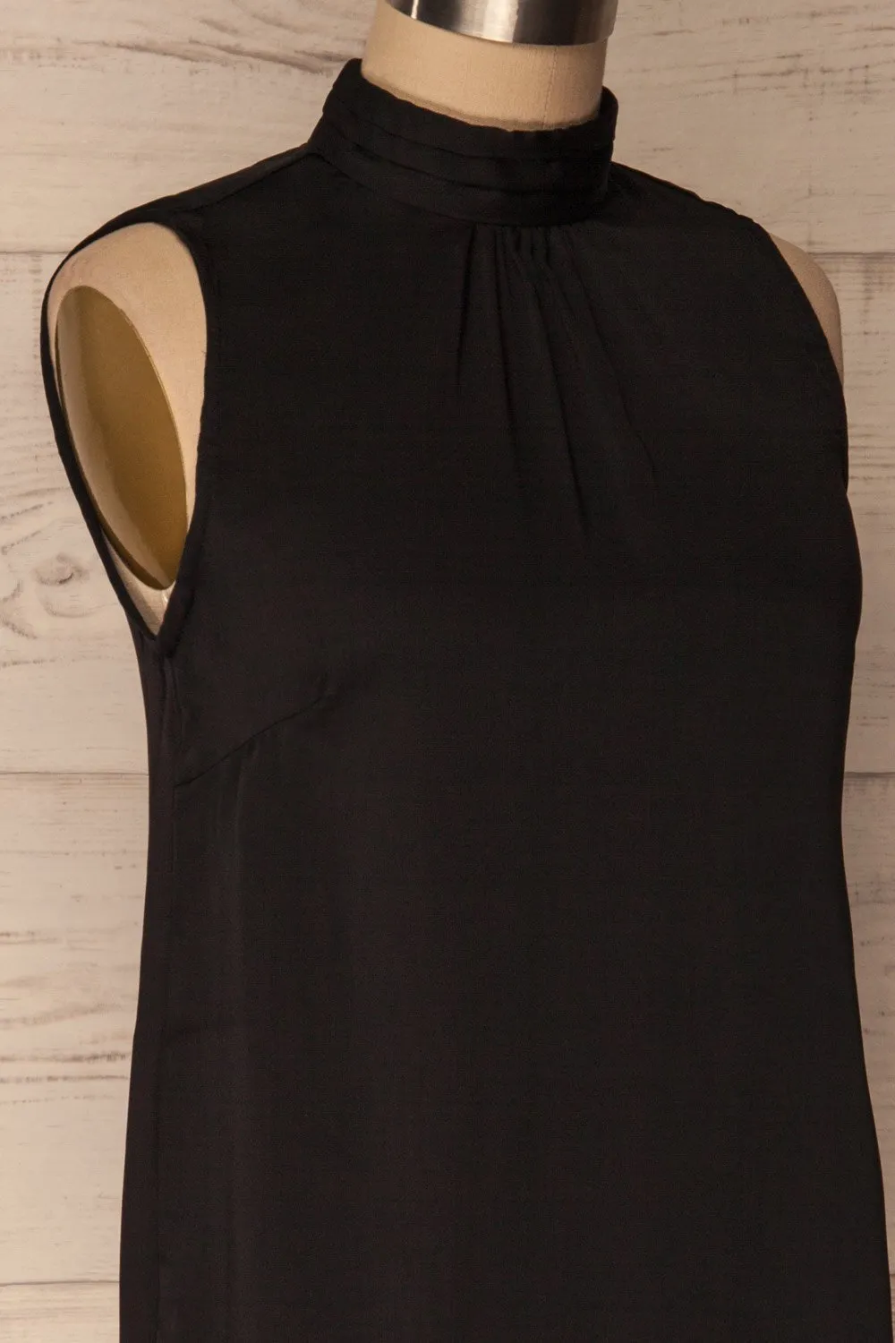 Pajara Black | Silky Sleeveless Top