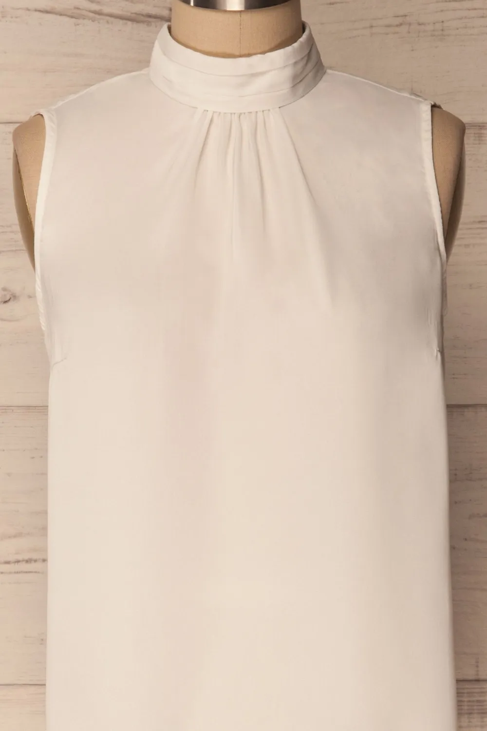 Pajara White | Silky Sleeveless Top