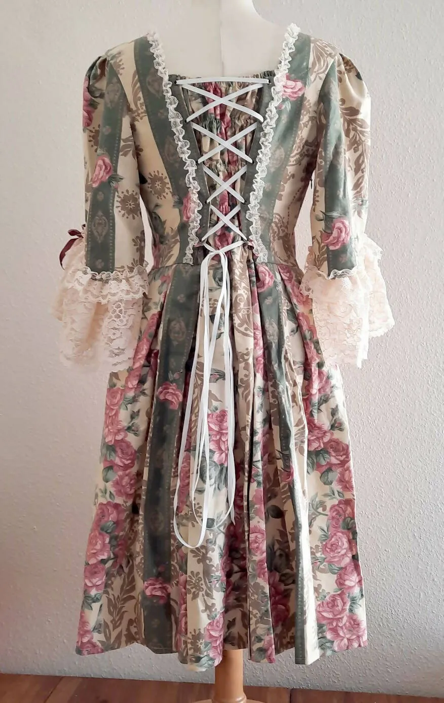 Rococo Roses Onepiece Set