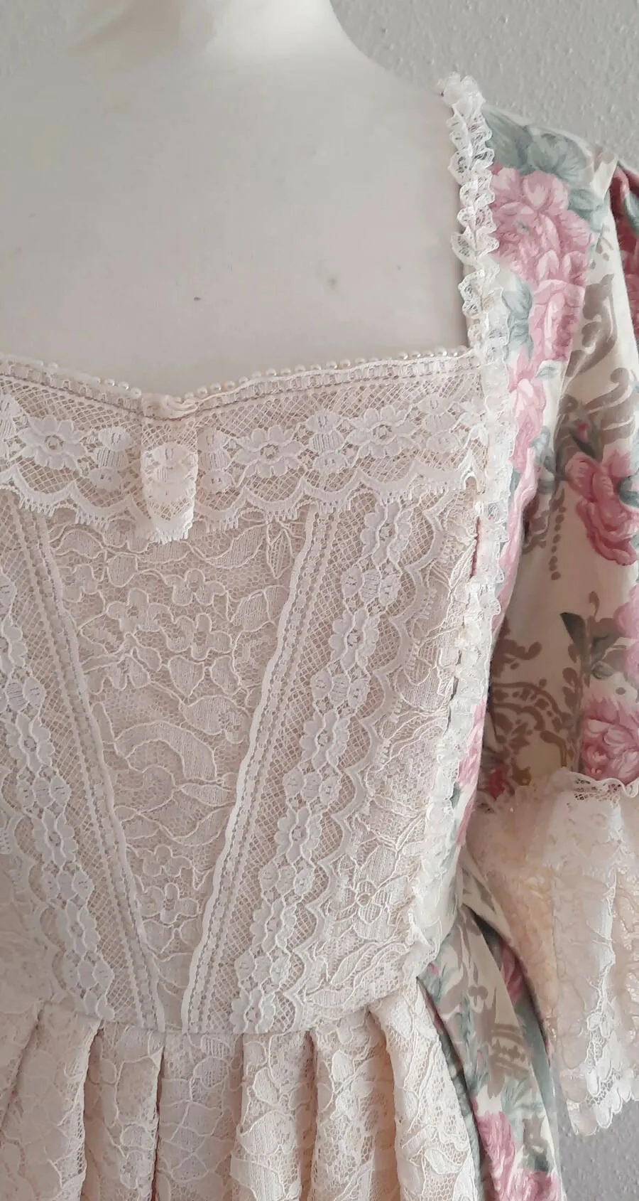 Rococo Roses Onepiece Set
