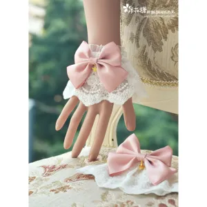 Star Drop White Lace Wristcuffs