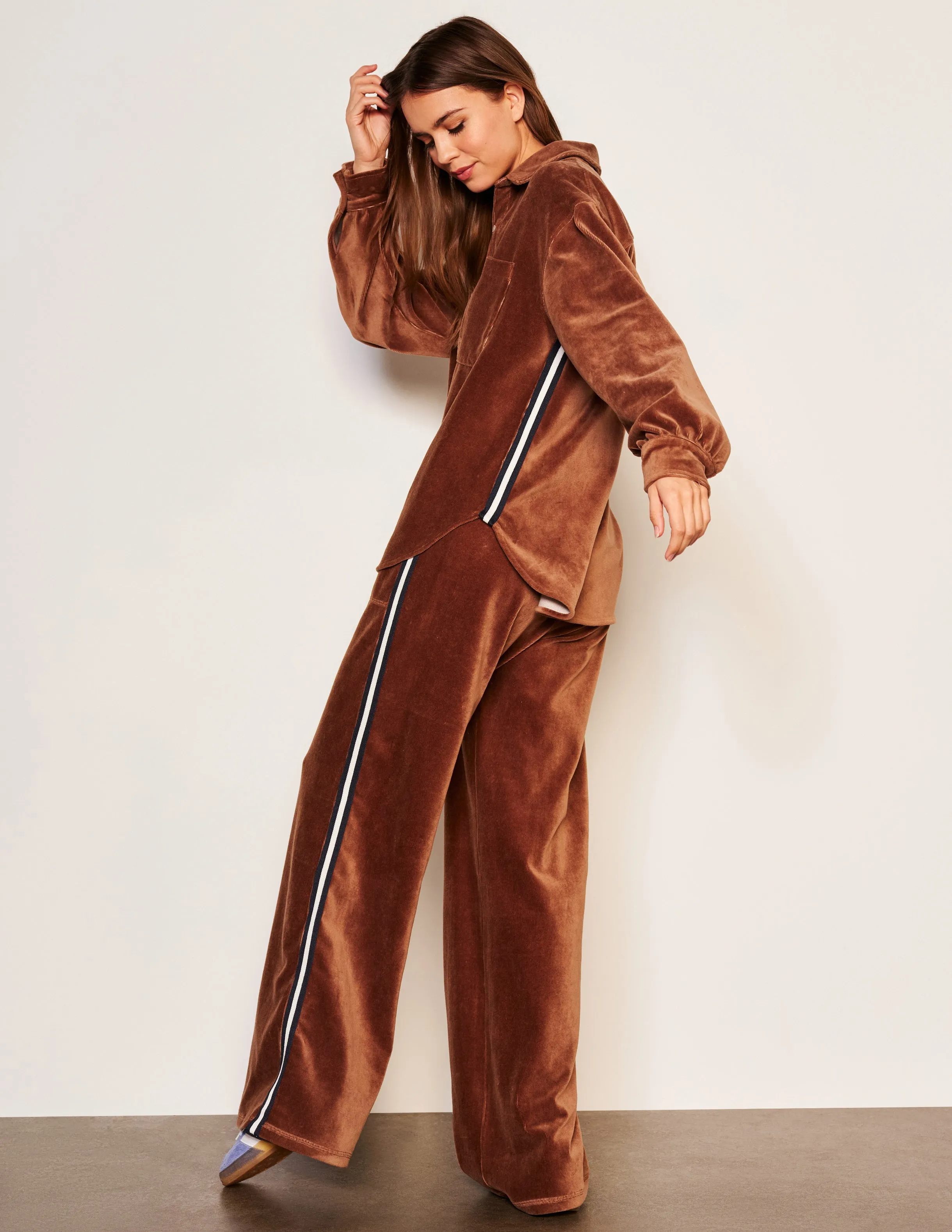 Sundry Classic Shirt in Taupe