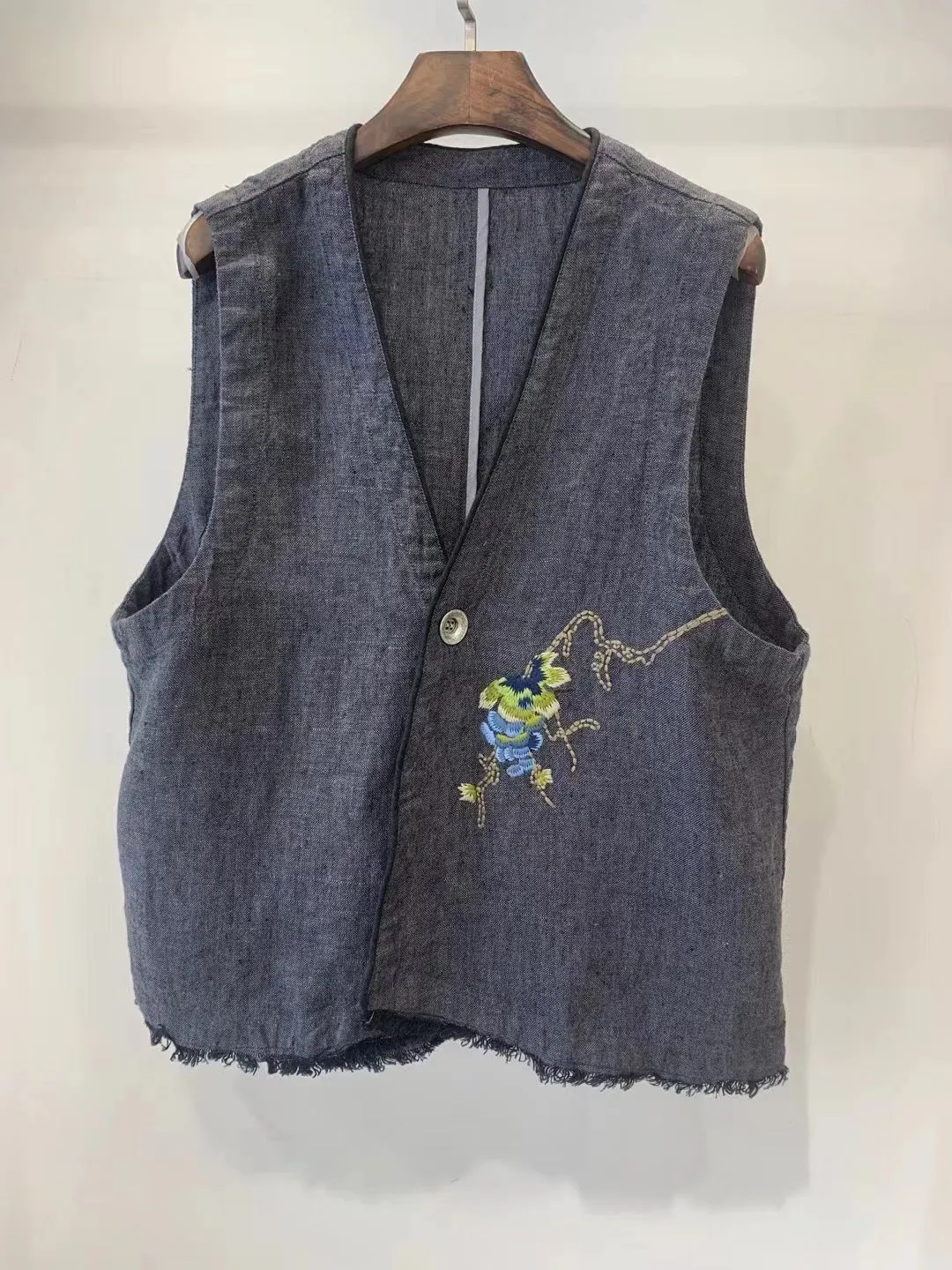 Women Vintage Embroidered V-Neck Frayed Linen Vest